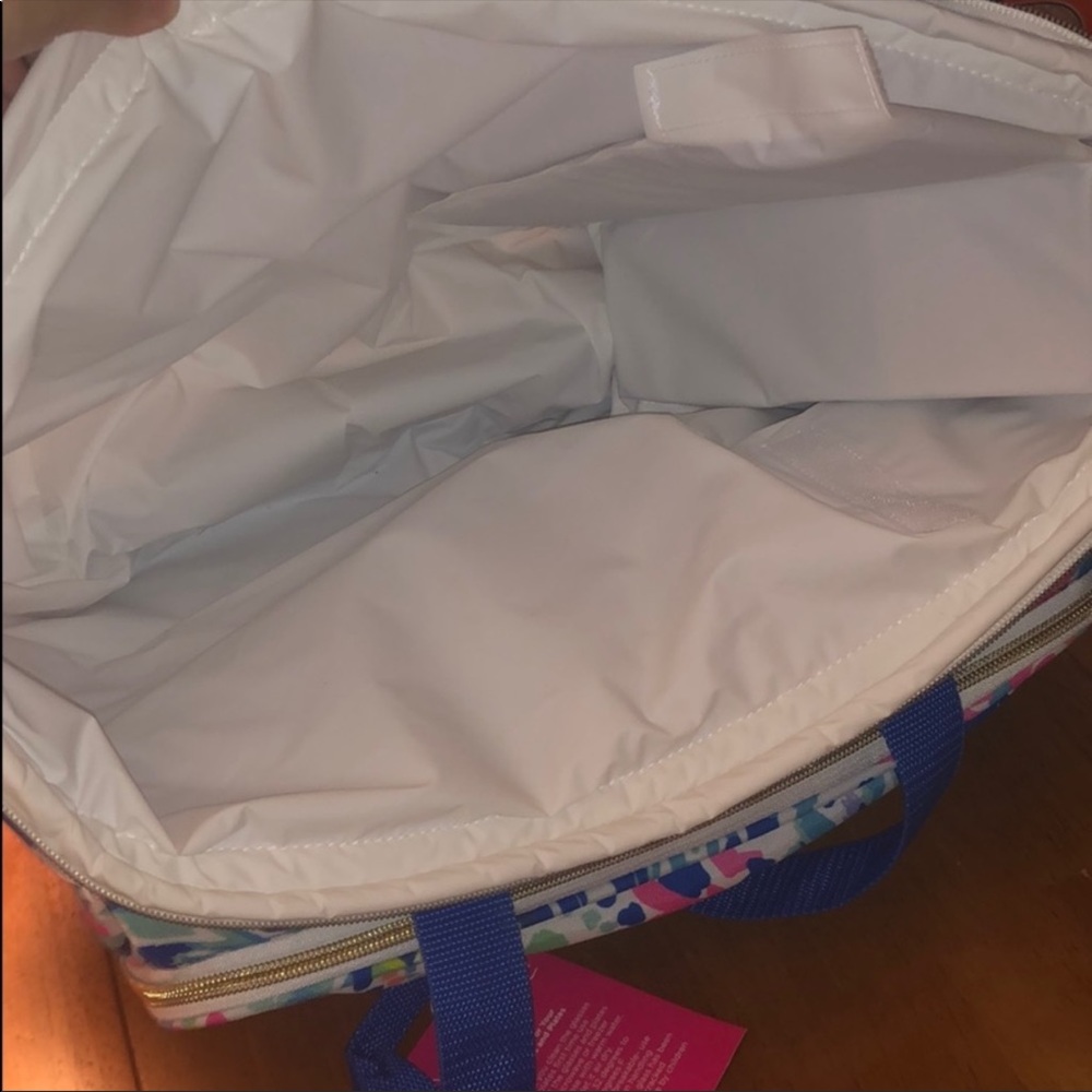 Lilly Pulitzer picnic cooler with plates - Picture 5 of 5